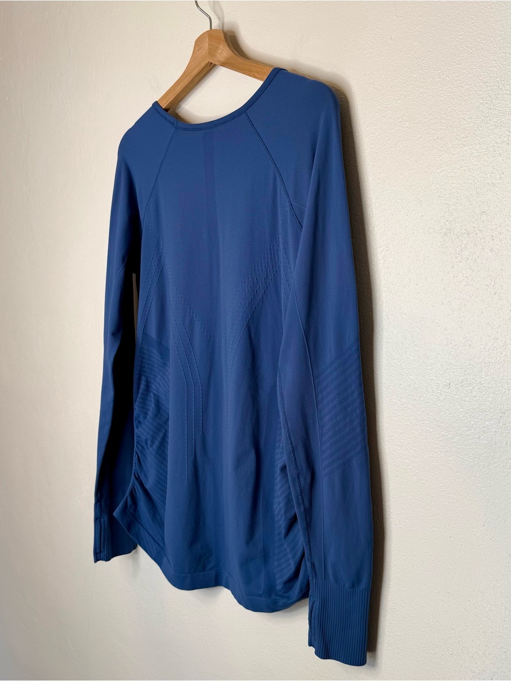 Athleta Speedlight Seamless Long Sleeve Top Blue Women's Size XL Med-Hi Impact - Picture 13 of 16